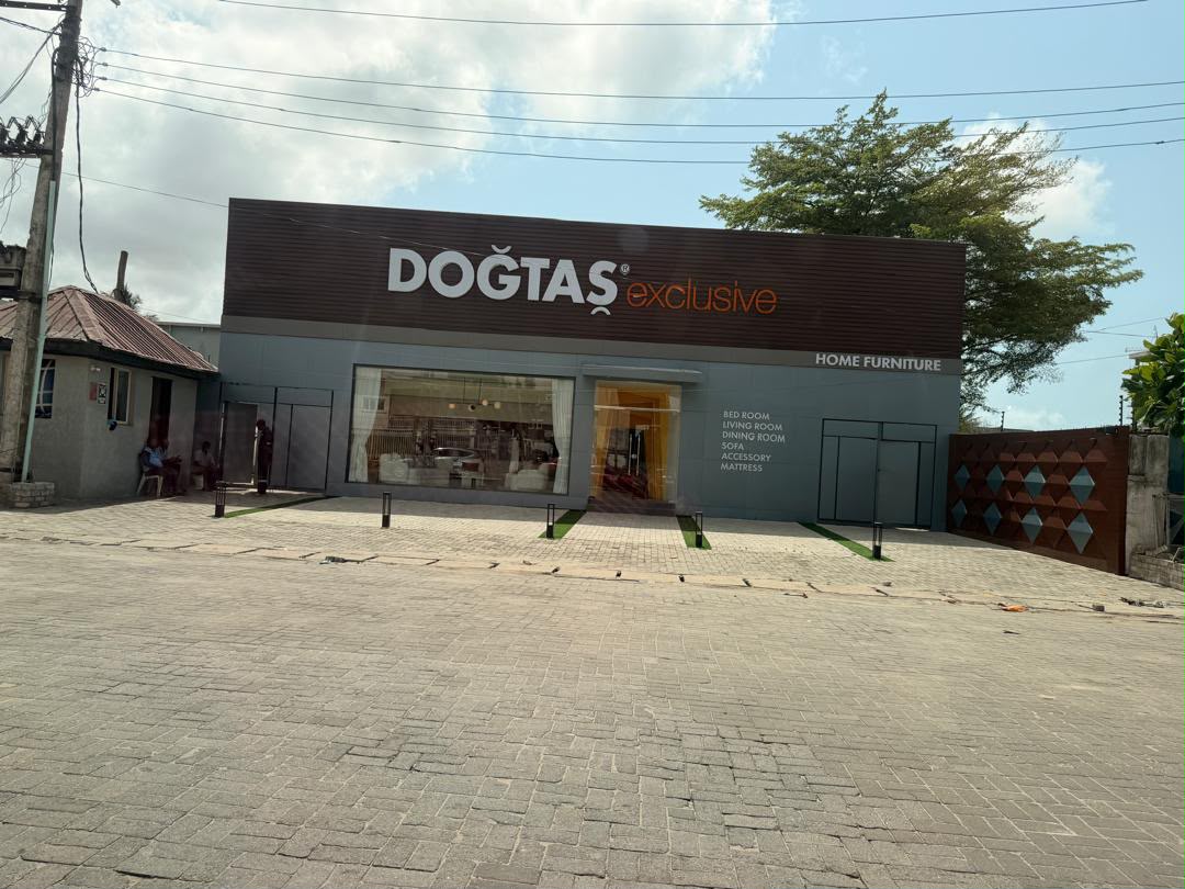 1,200 m² Plot with Structure in Amodu Ojikutu, Victoria Island, Lagos
